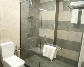 Uptown Apartments by Gewan - Fujairah - Bathroom