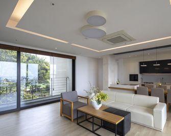 Velum Resort - Seogwipo - Stue