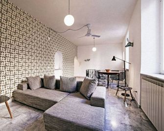 TrastevereHome - Elegant Stay near Villa Farnesina - Rome - Living room