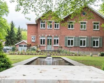 B&B Le Refuge - Hasselt - Building