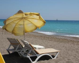 As Queen Beach Hotel - Kizilot - Beach