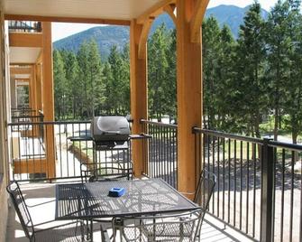 Great Golf Getaway - Swim Golf Or Ski 2 Bedrooms at Bighorn Meadows - Radium Hot Springs - Varanda