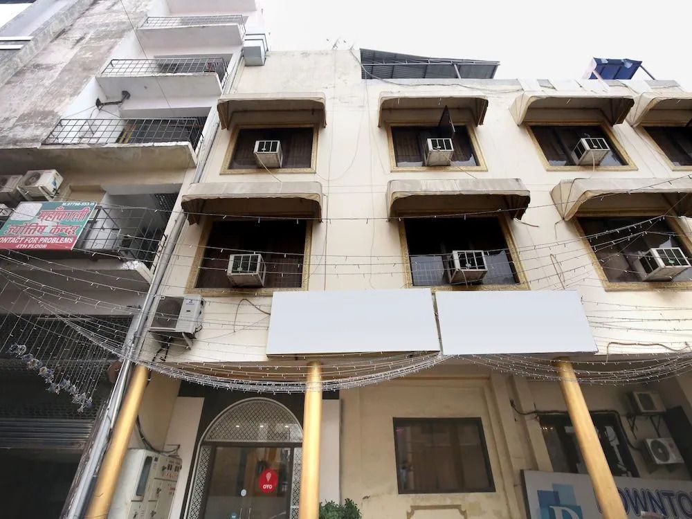 Oyo 9736 Hotel Downtown Suites