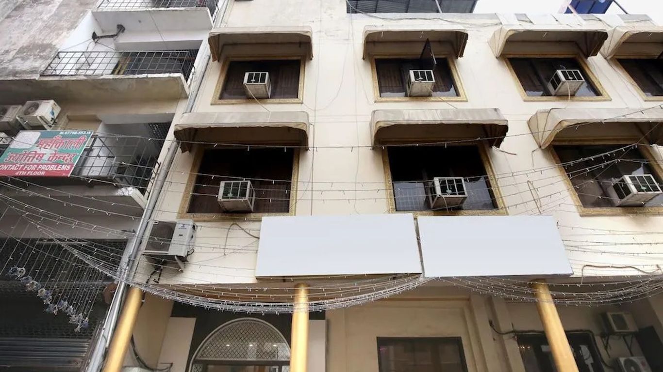 Oyo 9736 Hotel Downtown Suites