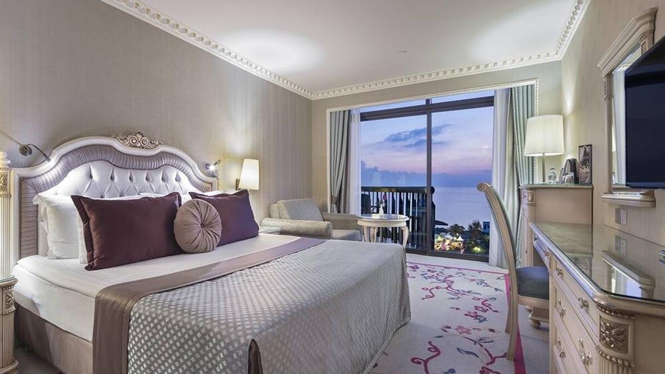 Merit Crystal Cove Hotel Casino And Spa