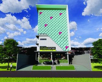 Maxonehotels at Kota Harapan Indah-Bekasi - Bekasi - Building