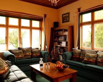 Holly Homestead B&B - Franz Josef Glacier - Sala de estar