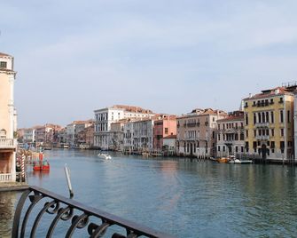 Palazzo Barbarigo Sul Canal Grande - Venice - Outdoors view