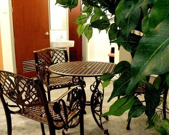 Yan Hotel - George Town - Pátio