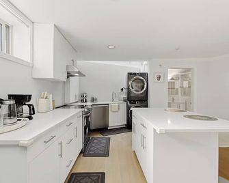 Bright 3br Home Near Ubc & Vancouver Hotspots - Vancouver - Kitchen