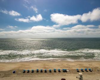 1107 Surf's Up by Atlantic Towers - Carolina Beach - Beach