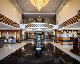 Meral Crown Hotel - Riad - Recepción