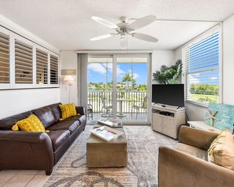 Bonita Beach and Tennis 5303 Building 5, Floor 3 - Bonita Springs - Living room