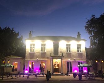 The Elms Hotel - Retford - Gebäude