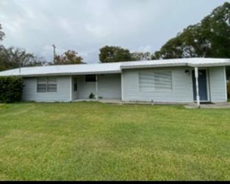 House on the beautiful St. Johns River. - Astor - Edificio