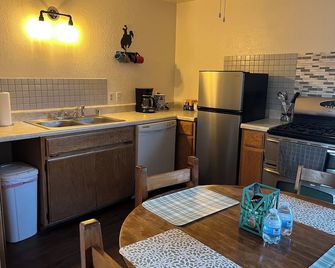 Cozy 1-bedroom studio in charming Grants perfect for your getaway - Grants - Kitchen