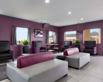 Days Inn by Wyndham Odessa - אודסה - טרקלין