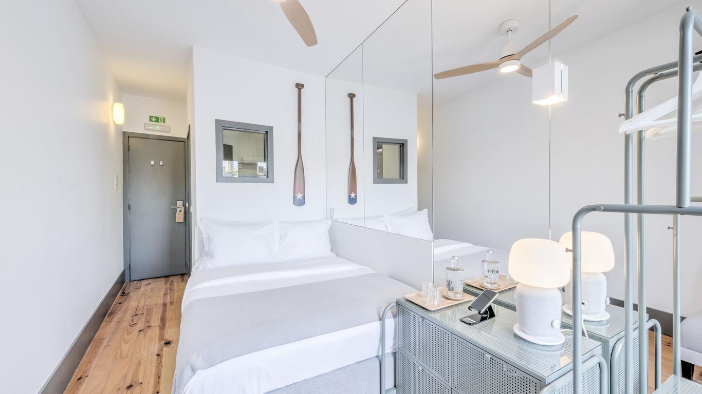 Oporto Street Fonte Taurina - Riverfront Suites