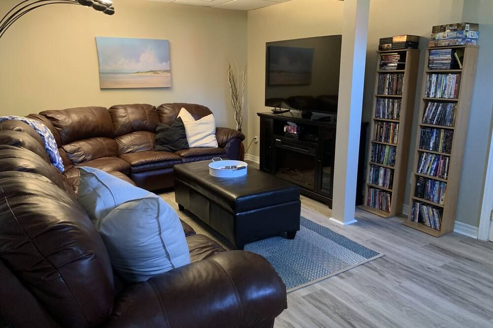 \'Charal Cottage\' in Sauble Beach - Cozy Family Cottage, walk to the Beach\n - South Bruce Peninsula - Sala de estar