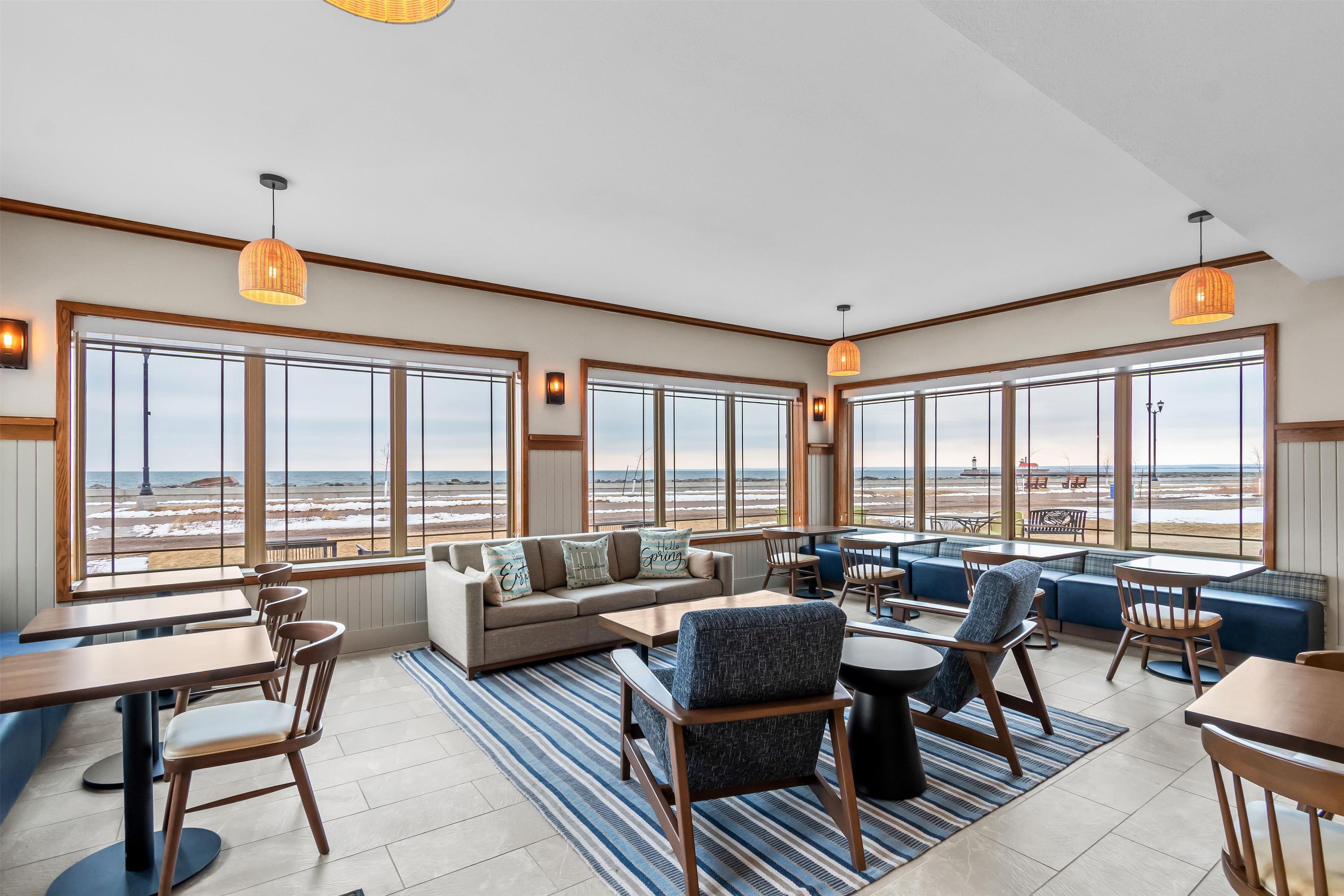 Hampton Inn by Hilton Duluth Canal Park - דולות' - חדר אוכל