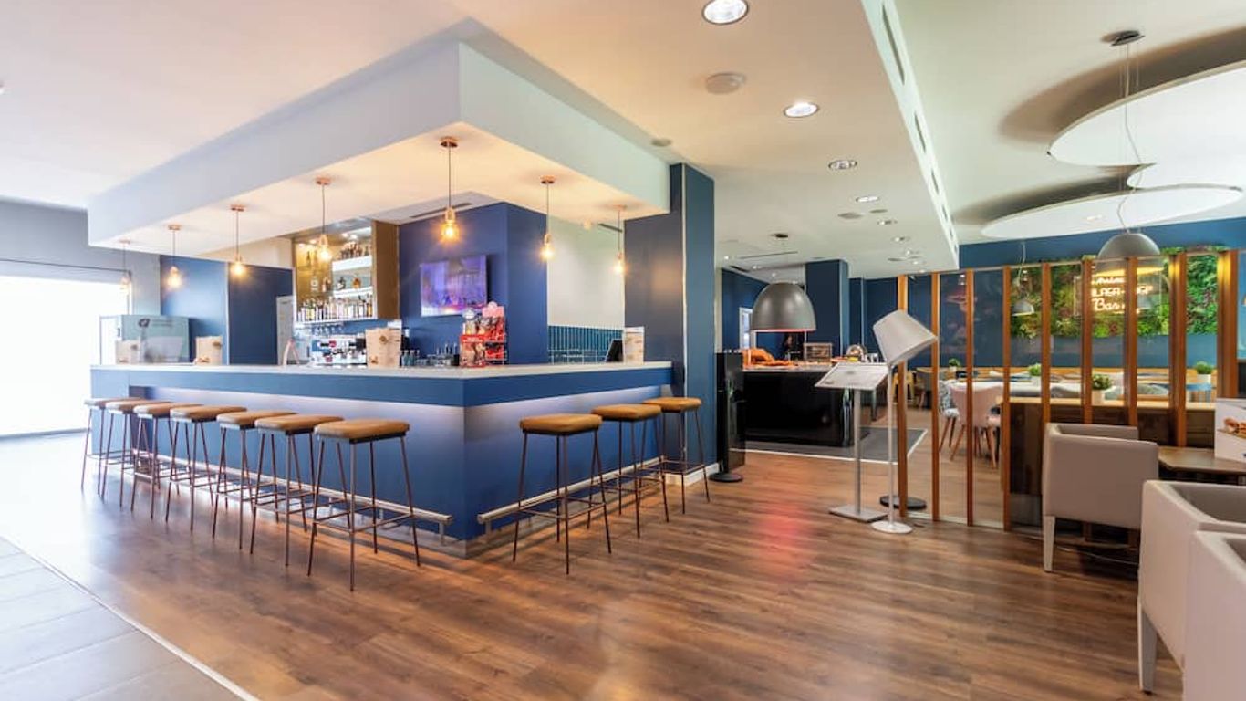 هوتل كامبانيلي مالجة أويربورتو