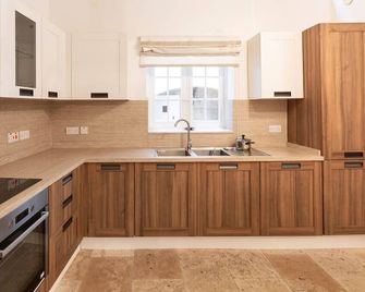 Palazzo El Cattedrale In Historic Mdina - Mdina - Kitchen
