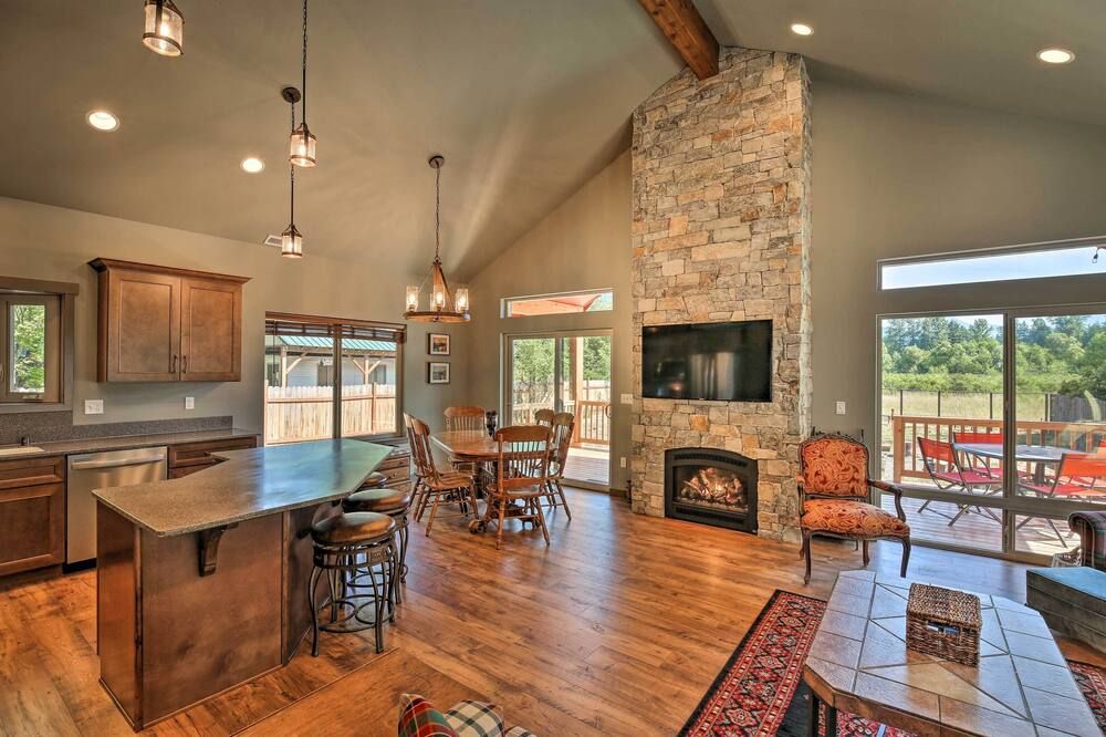 Rustic Cabin Near Mt Rainier Fire Pit An - Packwood - Comedor