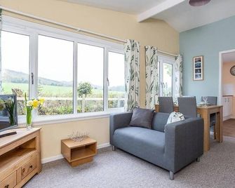Bridgend Chalet on Reelig Estate - Kirkhill - Huiskamer