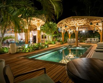 Villa Tokay - The Luxury Resort - Pemenang - Piscina