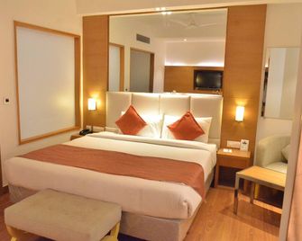 Hotel Landmark - Gwalior - Bedroom