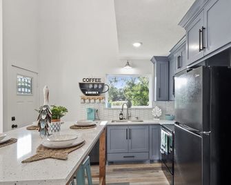 The Lake House, Pond, 3 Min to Lake, Pets Ok - Somerville - Cocina