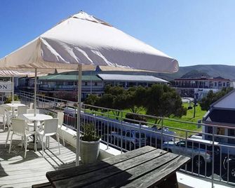 Zzzone Boutique Hostel - Hermanus - Balkon