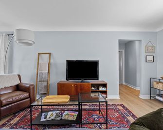 Park Hill Haven - 2 Bedroom Townhome in the Heart of Denver - Denver - Sala de estar