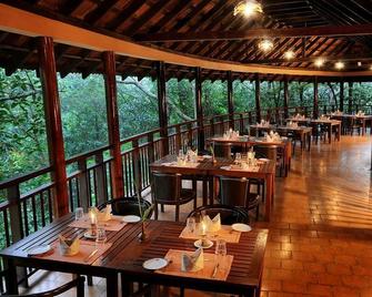 Wayanad Nature Resorts - Sultan Bathery - Restaurace
