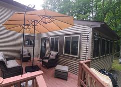 Big, Beautiful and homely house w/ pool and Jacuzzi!! - East Stroudsburg - Patio