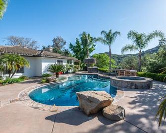 Luxury Mountain Retreat-Pool/Hottub/Gameroom&More! - Ramona - Piscina