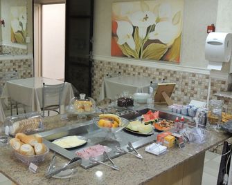Hotel Ourinhos - Centro de São Paulo - Próximo 25 de Março e Brás - São Paulo - Buffet