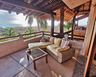 Espectacular Troncones Estate with 360 degree Views - 5 minute walk from the main surf break - Troncones - Balcony