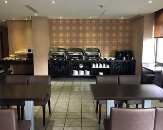 The Riverside Hotel & Motel - קאושיונג - מסעדה