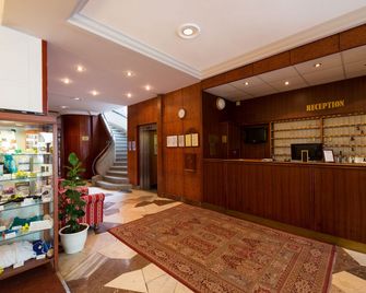 Ensana Vila Trajan - Piešťany - Front desk