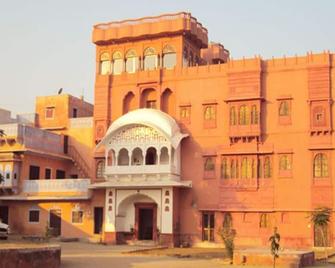 Hotel Tordi Palace - Mālpura - Edificio