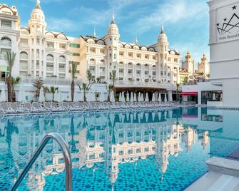 Side Royal Style Hotel - Side - Pool