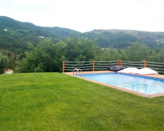 AntHouse - Amazing montain views - Amarante - Uima-allas