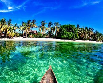 Hotel Ecolodge Le Ravoraha - Ile Sainte-Marie - Beach