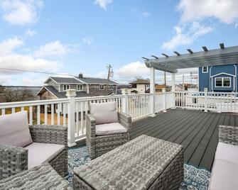 Basin Breeze Cottage Ac Decks Water Views - Newburyport - Balkón