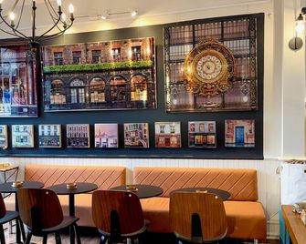 Stylish Heritage Gem facing Stewart Park and Town Hall - Perth - Bar