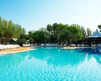 Tamarit Beach Resort - Tamarit - Piscina