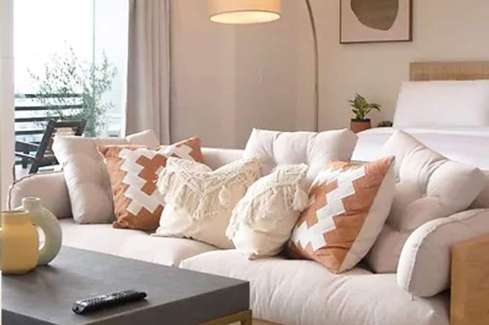 Hollywood Hills Hotel - Los Angeles - Living room