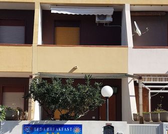 B&B Rometta Beach - Rometta - Building