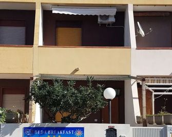 B&B Rometta Beach - Rometta - Gebäude